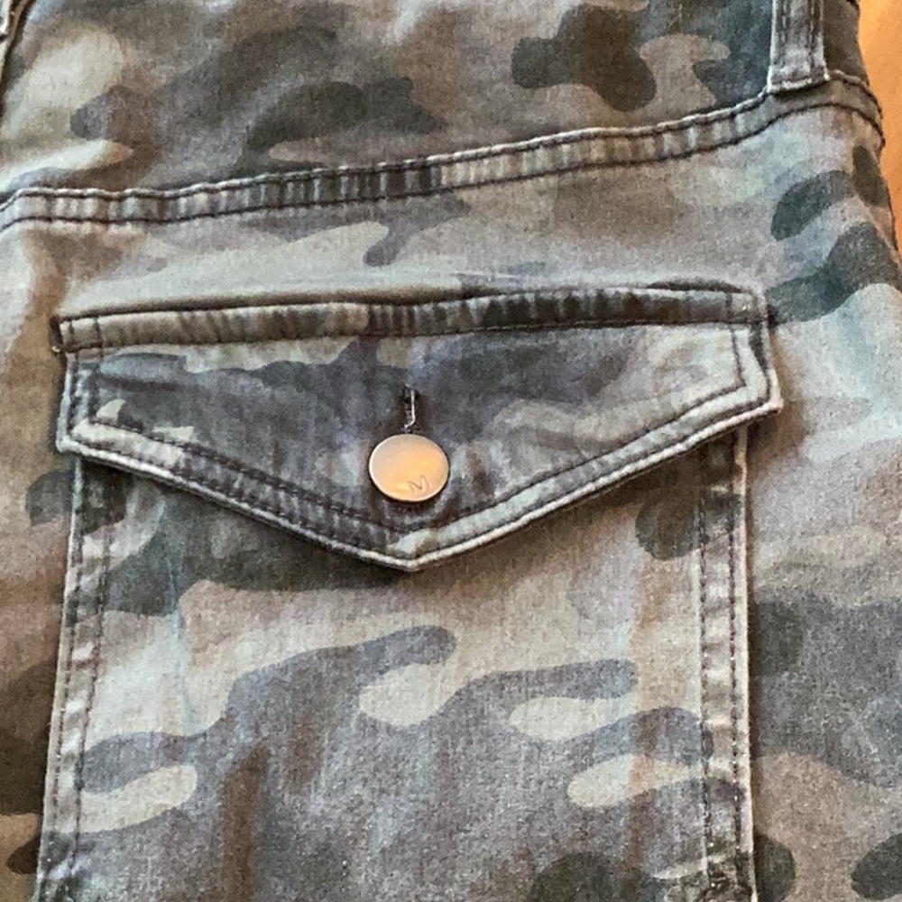 Mossimo grey camo skinny denim new with tags size 8/29